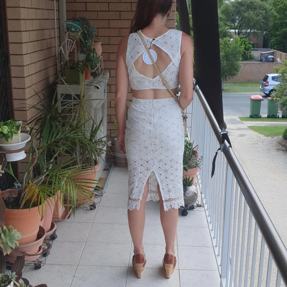 Absolutely Gorgeous Set Skirt and Crop Top - Picture 6 of 12